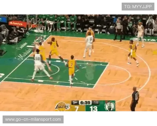 布朗冲击篮下持续取分